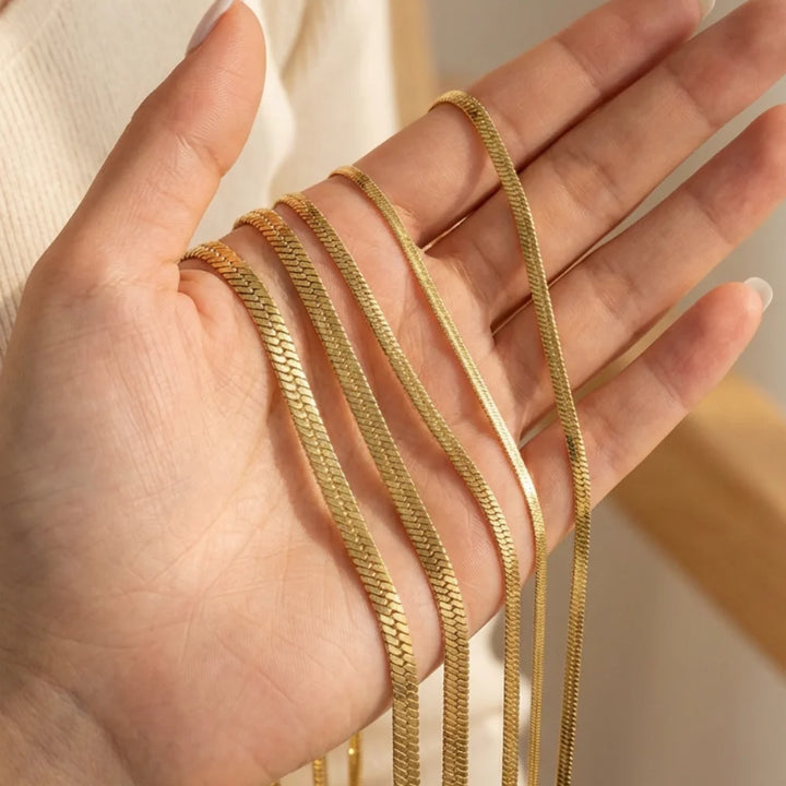 colliers-chaine-acier-inoxydable-dore-porte-main