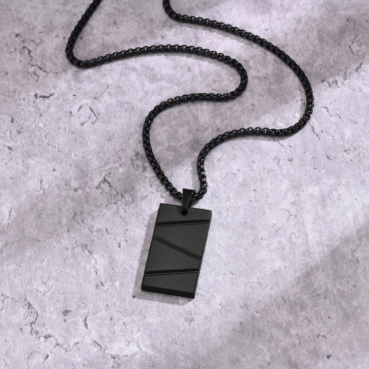 Collier Pendentif Rectangulaire – Design Minimal – Unisexe